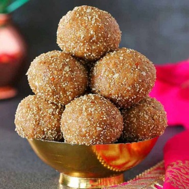 Churma laddu 250 gm (Dave Mithaiwala)